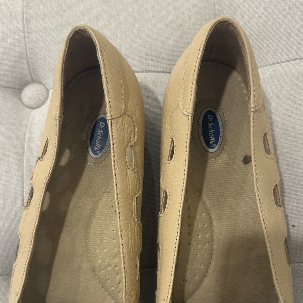 Dr. Scholl's Beige Loafers with Cutout Design - Picture 4 of 7